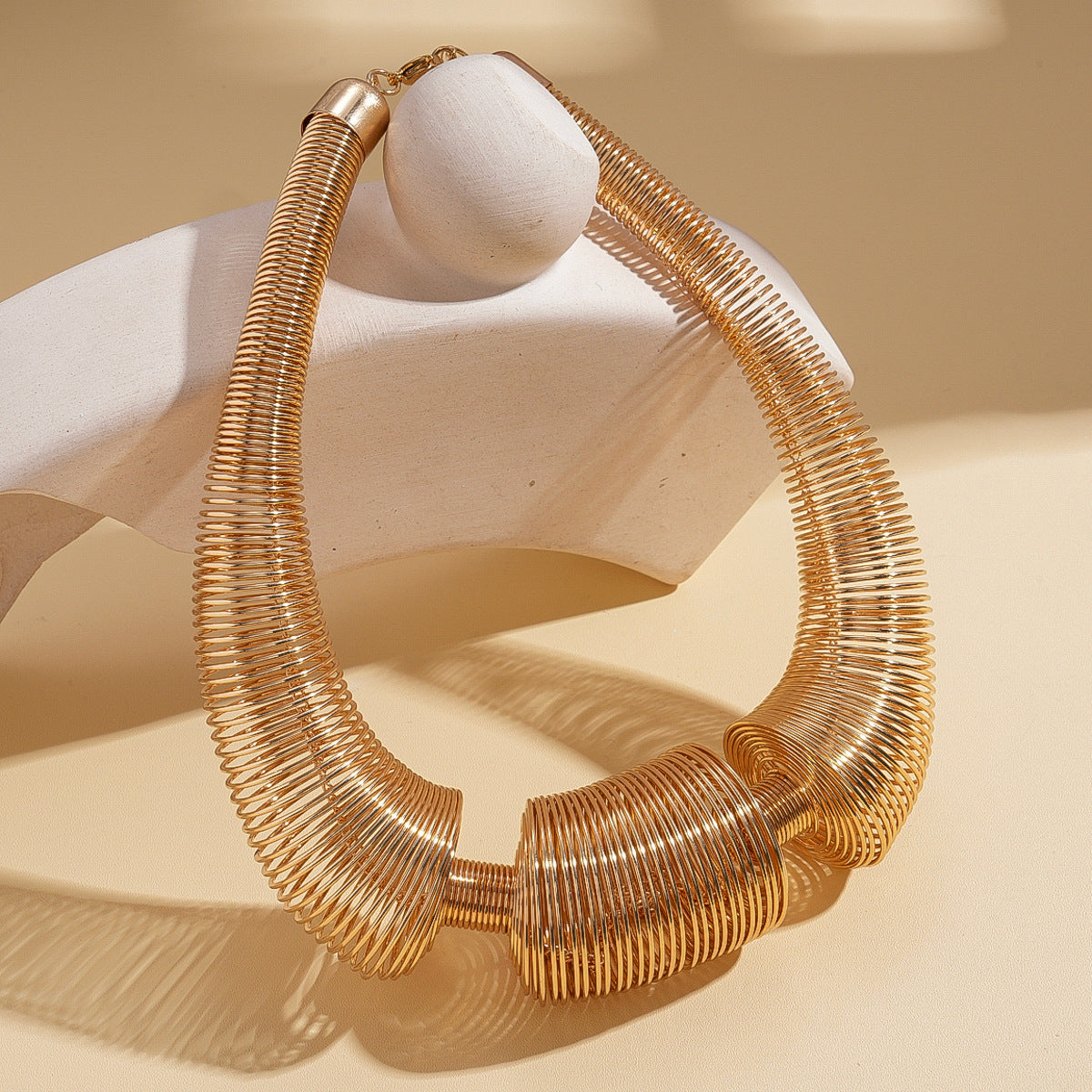 European And American Exaggerated Metallic Geometric Spring Necklace With Unique Stylish, Niche High-End